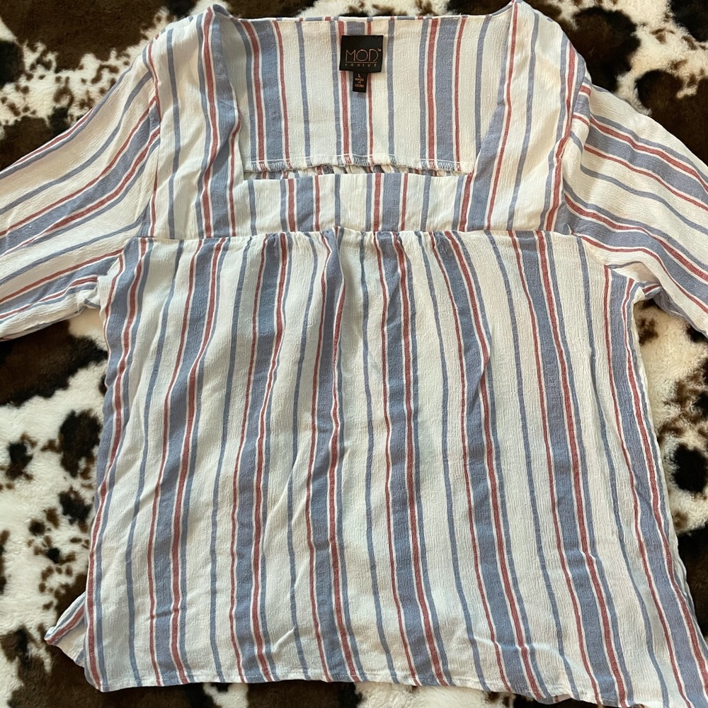 Mod Lusive Balloon style blouse size L